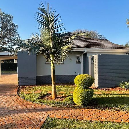 The Hawks Bed And Breakfast Harare Esterno foto