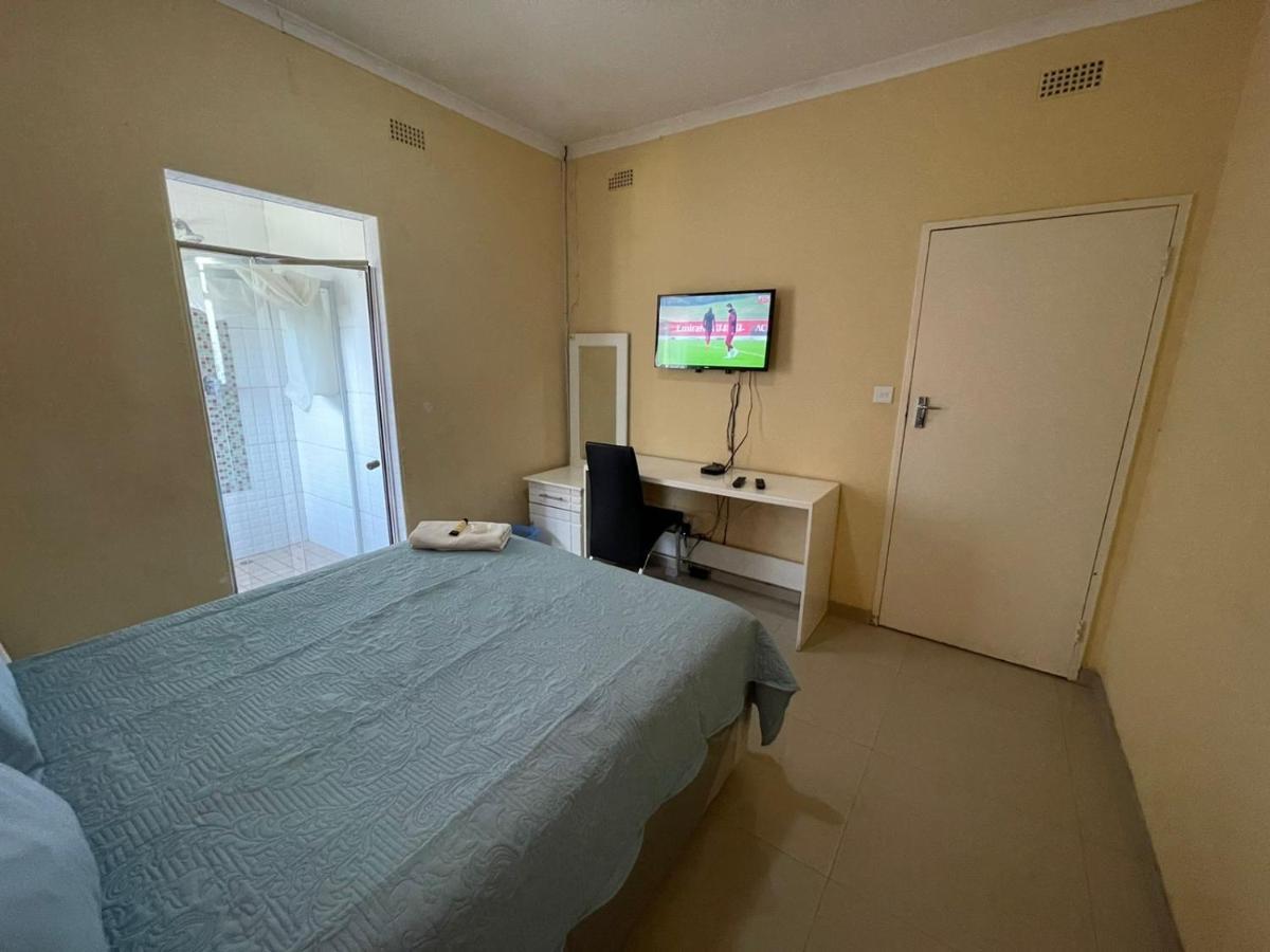 The Hawks Bed And Breakfast Harare Esterno foto