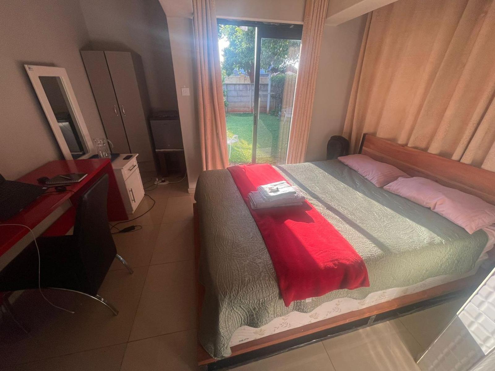 The Hawks Bed And Breakfast Harare Esterno foto