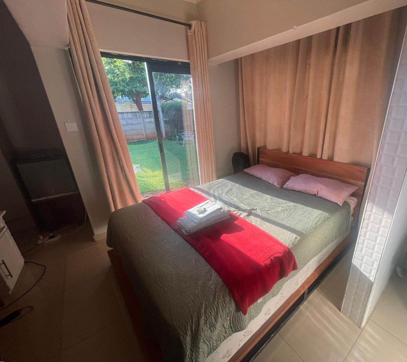 The Hawks Bed And Breakfast Harare Esterno foto